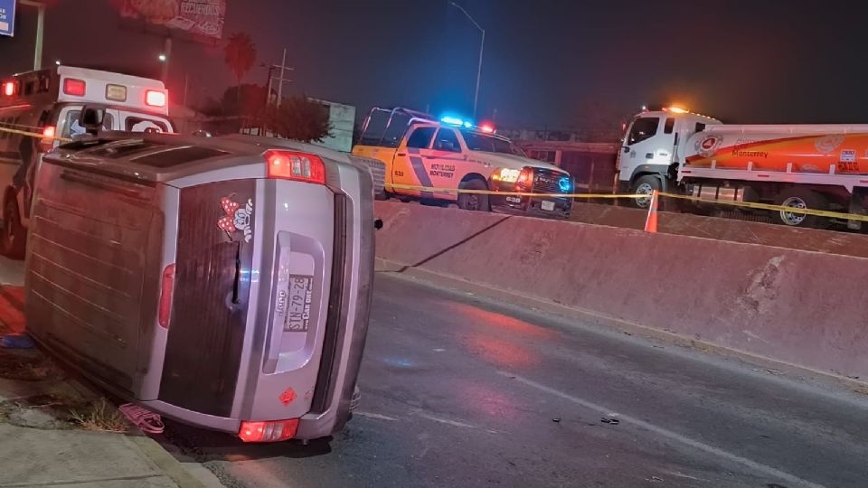 Muere mujer tras volcar su camioneta en Manuel L. Barragán