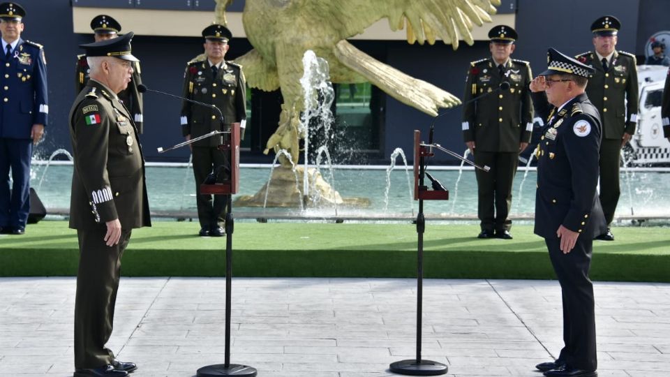 El General Cortés Hernández, tomó posesión del cargo e hizo la protesta de bandera como nuevo titular de esa institución de seguridad pública.