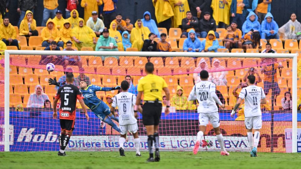 Gignac salva a Tigres con un gol ante Puebla previo al Clásico Regio