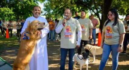 ‘Bendicen’ a mascotas en Escobedo por el Día Mundial de los Animales