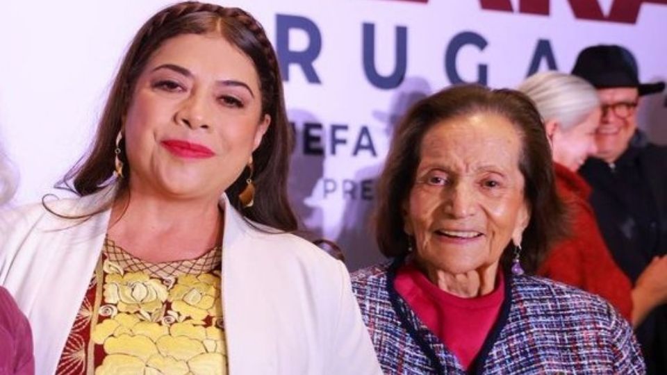 Clara Brugada, jefa de Gobierno de la CDMX e Ifigenia Martínez, quien fuera legisladora de Morena.