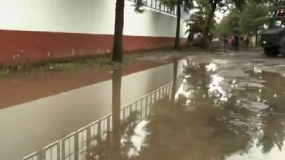 Las lluvias en Milpa Alta y Xochimilco dejaron encharcamientos y autos bajo el agua.