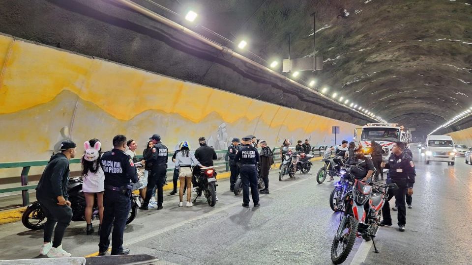 Al percatarse del operativo en el interior del Túnel, algunos motociclistas optaron por circular en sentido contrario para evitar ingresar a San Pedro