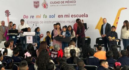 Clara Brugada va por la renovación total de escuelas; plantean hasta 700 por año