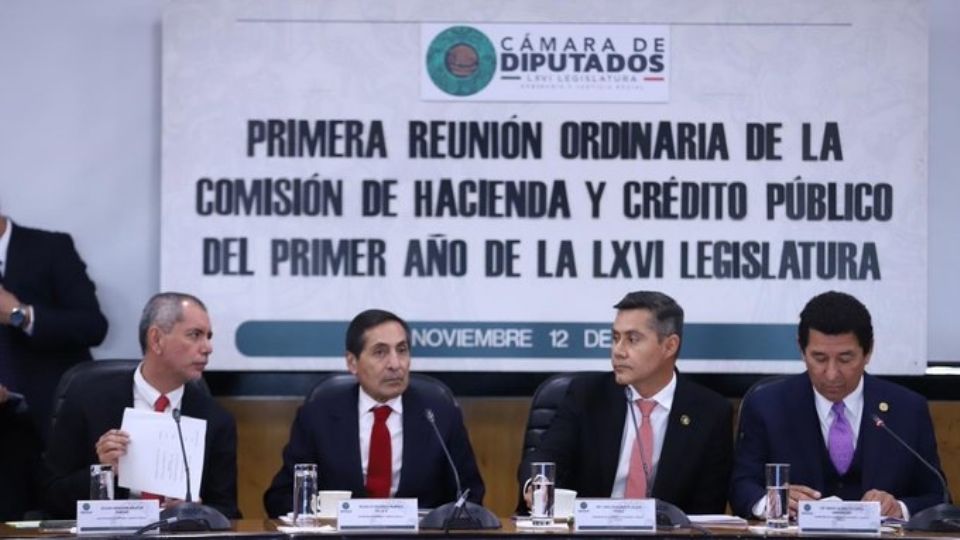 Reclaman PAN y PRI ruptura de acuerdos por parte de Morena, al dar tinte político y partidista a la presentación del dictamen de la Comisión de Hacienda.