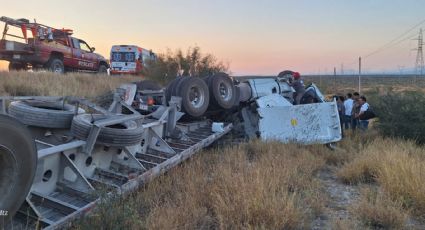 Tractocamión cae en barranco y deja un lesionado en Mina, Nuevo León