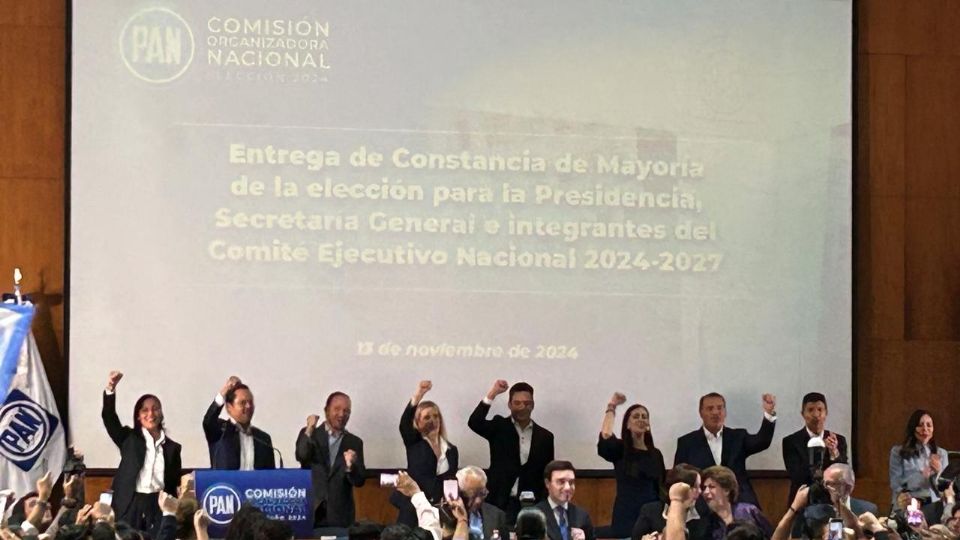 Jorge Romero recibió su constancia de mayoría que lo acredita formalmente como el ganador de la contienda interna