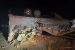 Foto ilustrativa de la nota titulada: Muere conductor al volcar un tráiler en la autopista Monterrey-Nuevo Laredo