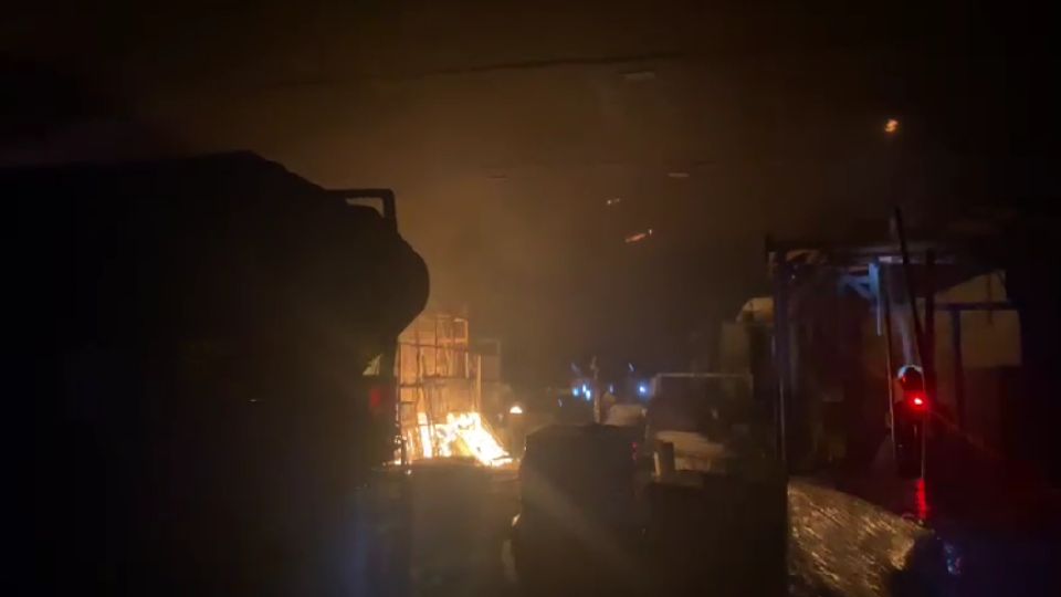 Se incendia bodega en Monterrey