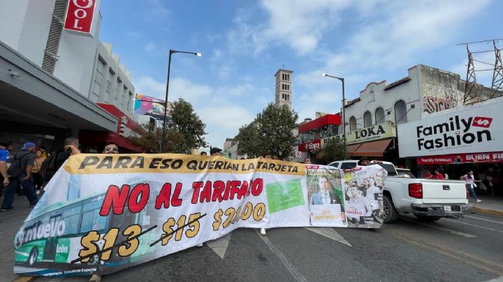 Marcha contra el tarifazo paraliza el centro de Monterrey