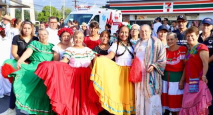 Celebran desfile conmemorativo de la Revolución Mexicana en San Pedro