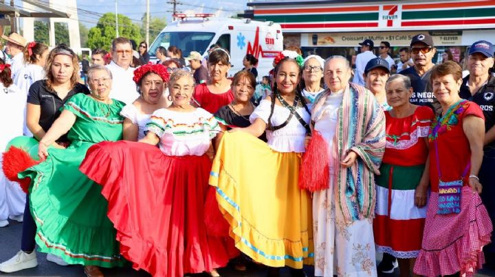 Celebran desfile conmemorativo de la Revolución Mexicana en San Pedro