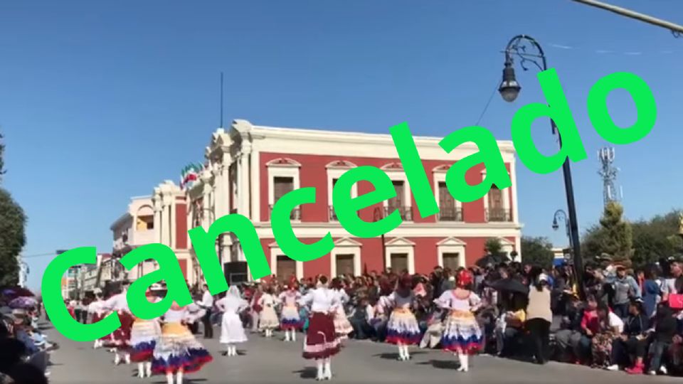 La decisión de la cancelación del desfile fue a petición de maestros y padres de familia.