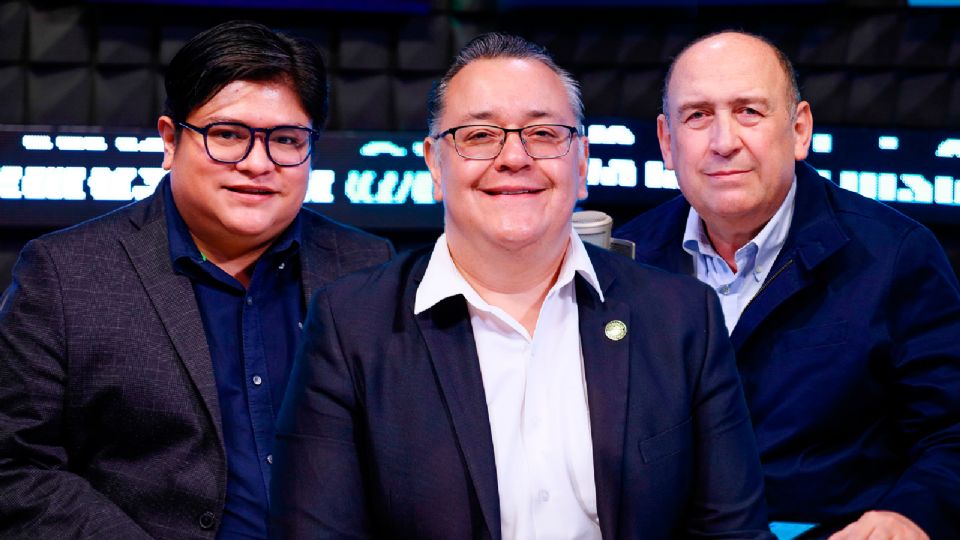 Los diputados Gabriel García (Morena), Gibrán Ramírez (Movimiento Ciudadano) y Rubén Moreira (PRI) participaron en la mesa de debate.