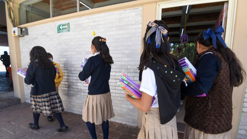 Mexicanos Primero señaló el aumento de becas.