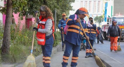 Desfile por la Revolución Mexicana deja dos toneladas de basura en el centro de Monterrey