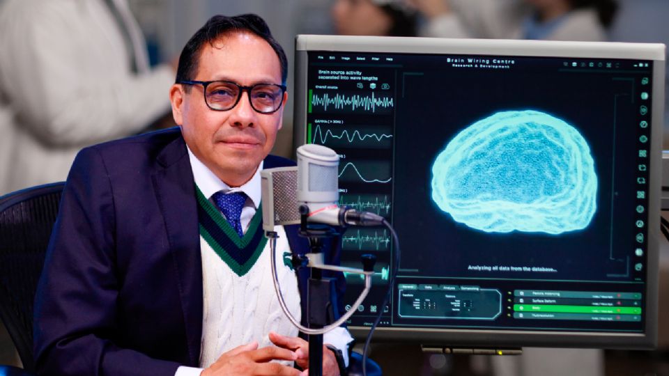 Eduardo Calixto explicó el funcionamiento del cerebro.