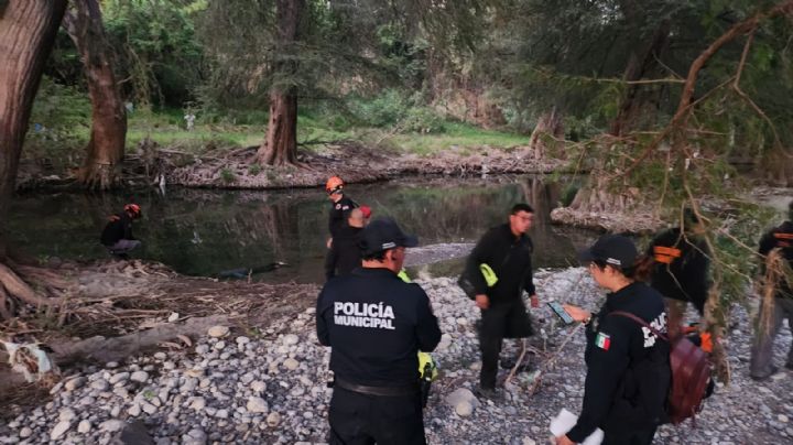 Cuerpo flotando causa movilización en el río La Silla de Guadalupe