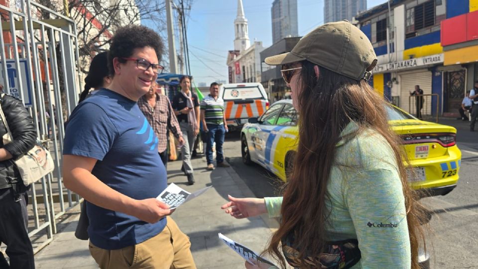 Este sábado diversas organizaciones civiles se manifestaron en el centro de Monterrey e informaron a la ciudadanía sobre el amparo colectivo.