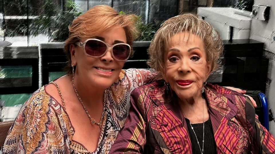 Silvia Pinal junto a su hija Sylvia Pasquel.