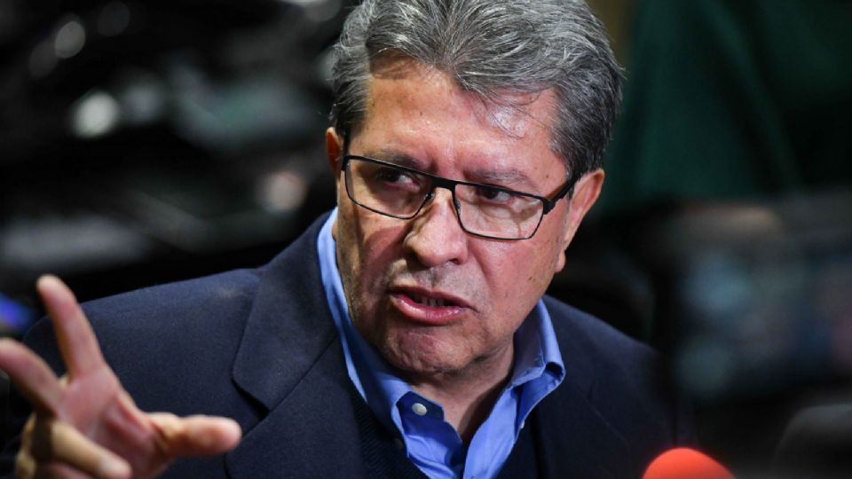 El coordinador morenista Ricardo Monreal aseguró que el país no cederá ante presiones que amenazan la soberanía nacional.