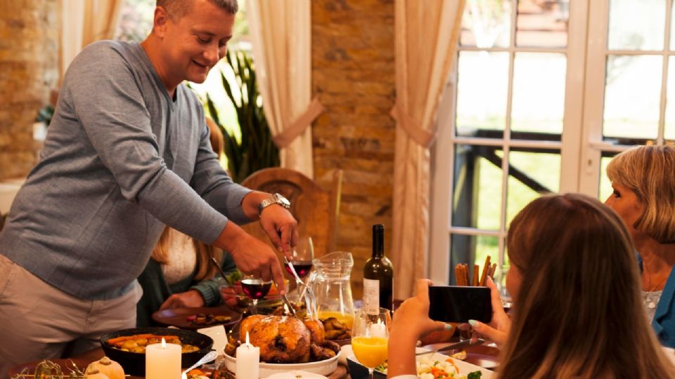 La celebración reúne a los estadounidenses en familia y tradicionalmente se realiza una cena.