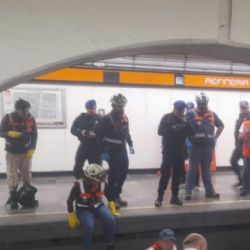 Investigan posible suicidio de un hombre en línea 7 del Metro