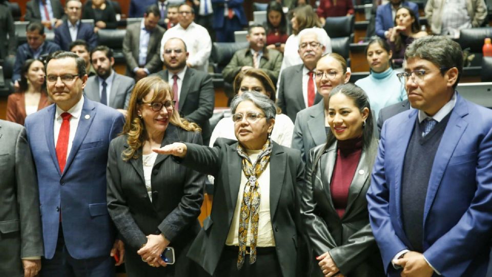 La presidenta de la Comisión de Gobernación, Margarita Valdez, destacó la trayectoria de Raquel Buenrostro.