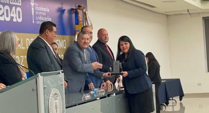 Directora de MVS Noticias es galardonada con premio estatal de periodismo