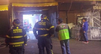 Arrasa incendio varios locales del mercado Verde en el Centro Histórico | VIDEO