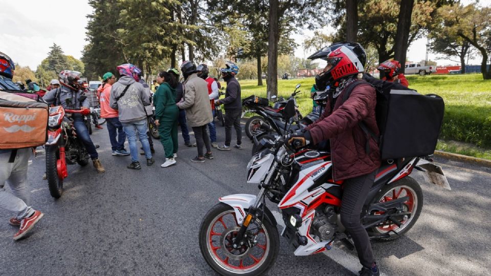 El uso de la motocicleta sin casco se ha vuelto un verdadero problema que ha pasado de lo vial a la agenda de salud pública.