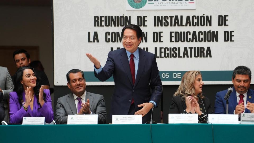 El secretario de Educación Pública, Mario Delgado Carrillo, asiste a la Reunión de instalación de la Comisión de Educación en la Cámara de Diputados.