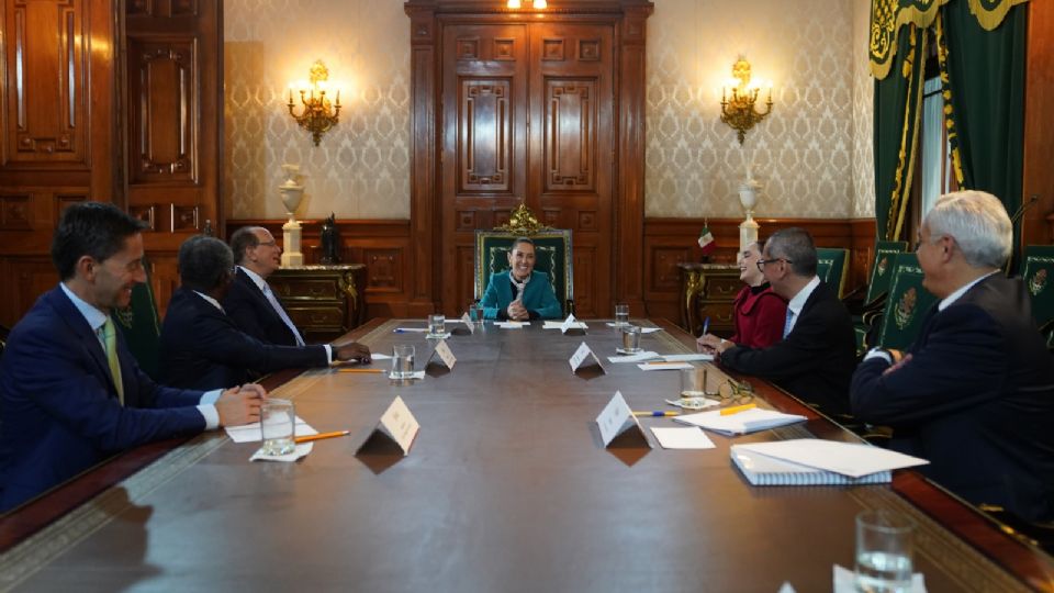 La presidenta Claudia Sheinbaum recibió a Larry Fink en Palacio Nacional.