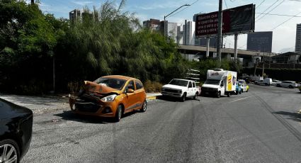 Choque múltiple ¡de 13 vehículos! deja 4 heridos en Monterrey | VIDEO