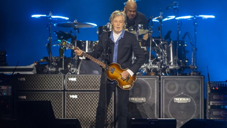 Paul  McCartney se presentó en el estadio BBVA ante miles de fanáticos del ex Beatle.