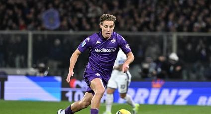 Así se desplomó jugador de la Fiorentina en el campo de futbol ¿cuál es su estado de salud? (videos)