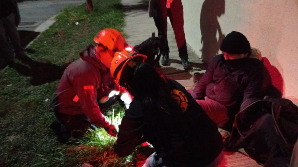 Rescatan a senderista lesionado en el Cerro de las Mitras