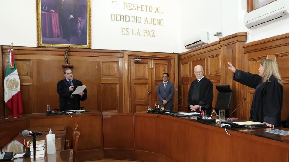 La ministra de la SCJN, Loretta Ortiz, toma protesta como presidenta de la Primera Sala.