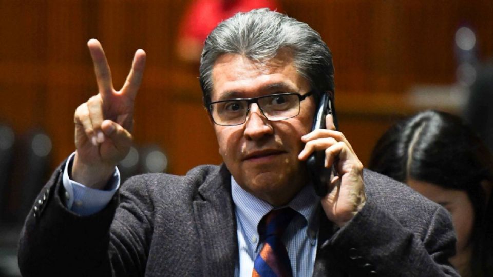 Ricardo Monreal se defendió de las críticas que originó la reunión del grupo parlamentario de Morena-