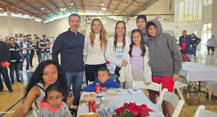 Beneficia Monterrey con "Costales de Amor" a 600 familias