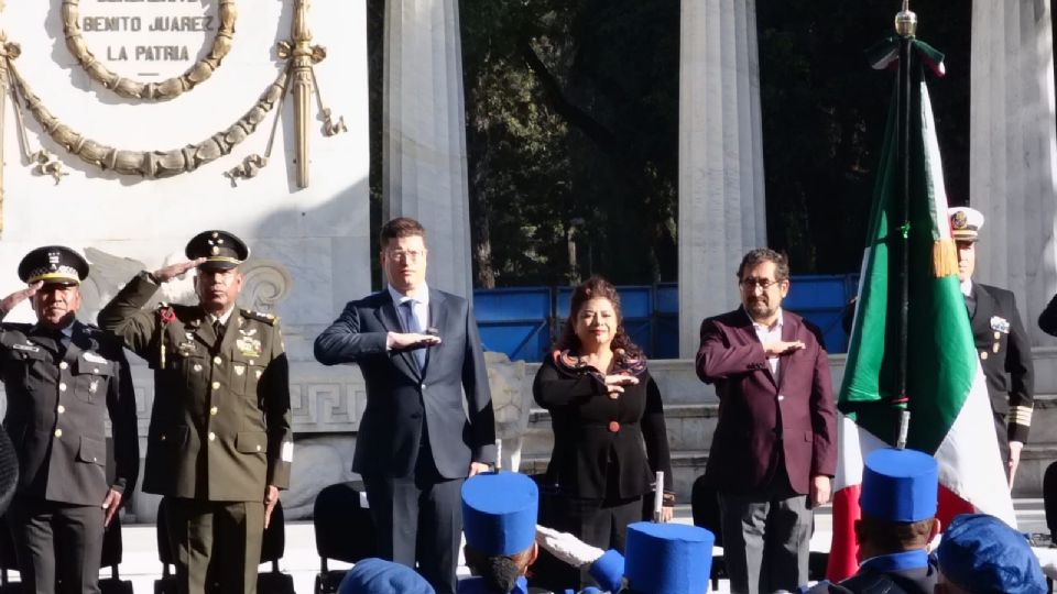 El titular de la SSC, Pablo Vázquez, asistió al desfile de la Policía de la CDMX.