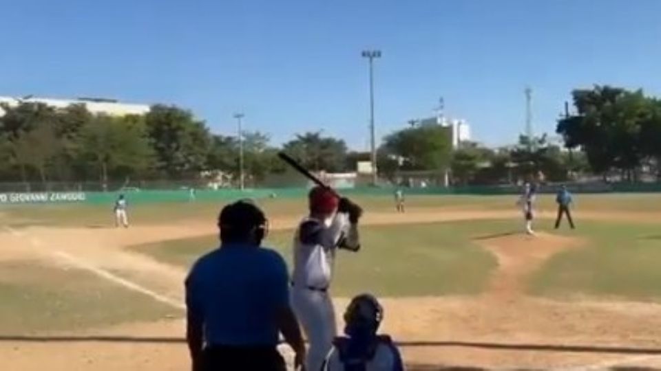 Un juego de beisbol en Sinaloa fue interrumpido por una balacera.