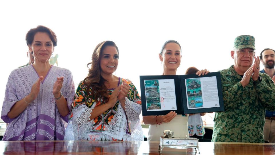 La presidenta Claudia Sheinbaum y la gobernadora de Quintana Roo, Mara Lezama, en la inauguración de los tramos 6 y 7 del Tren Maya.