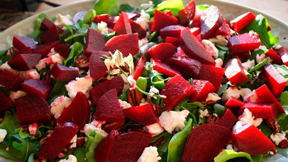 La ensalada de Nochebuena es deliciosa y muy nutritiva.