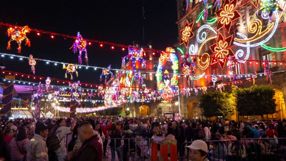 Clara Brugada Molina, encabezo el encendido de las luces conmemorativas