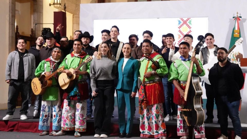 Claudia Sheinbaum, presidenta constitucional de los Estados Unidos Mexicanos, encabezó la conferencia del pueblo en el Salón Tesorería en Palacio Nacional.