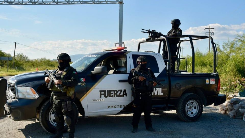 Elementos de Fuerza Civil acordonaron el área cerca del entronque al Interpuerto.