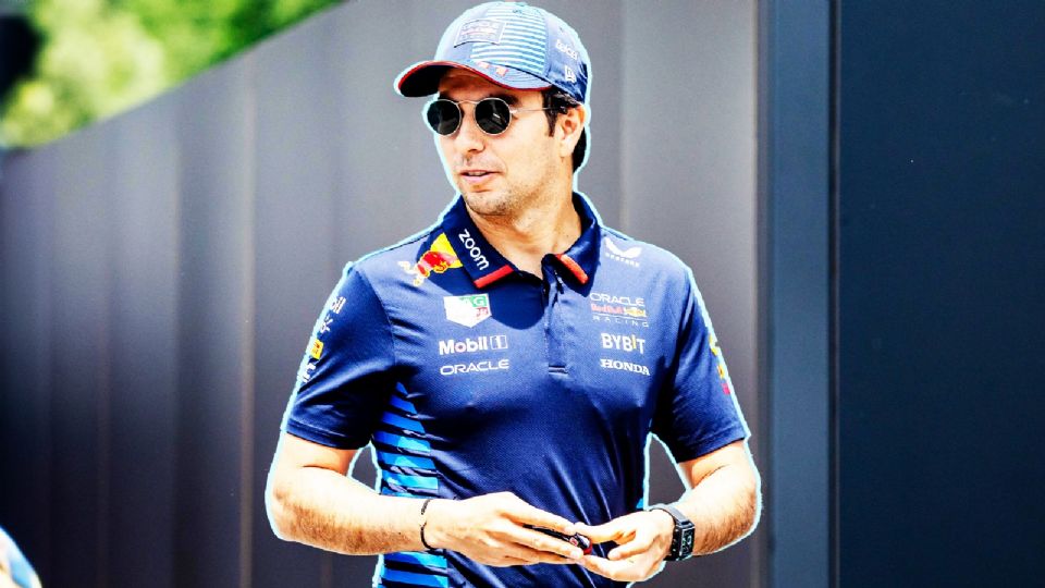 Checo Pérez no tiene asiento para la próxima temporada de la F1.