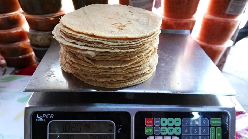 Monitorean el precio de la tortilla en México.