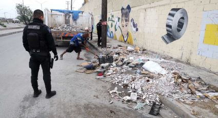 Hombre tira basura en San Nicolás, lo sancionan y limpia el área